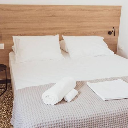 Sunny Downtown Appartment A/C Wifi C1 Heraklion Exteriör bild